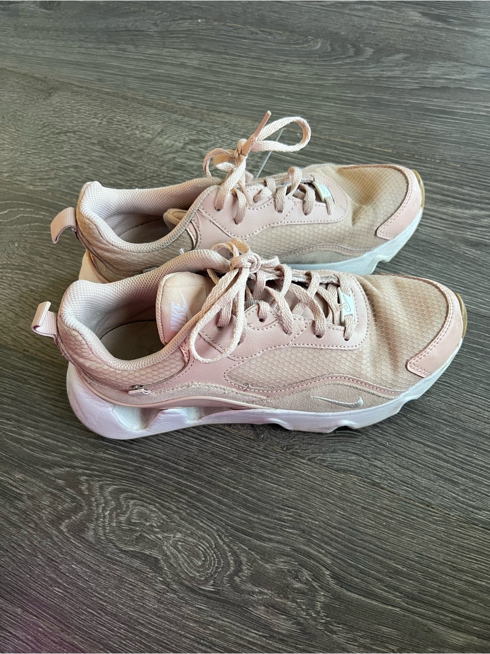 Nike Women’s Light Pink Athletic Sneakers